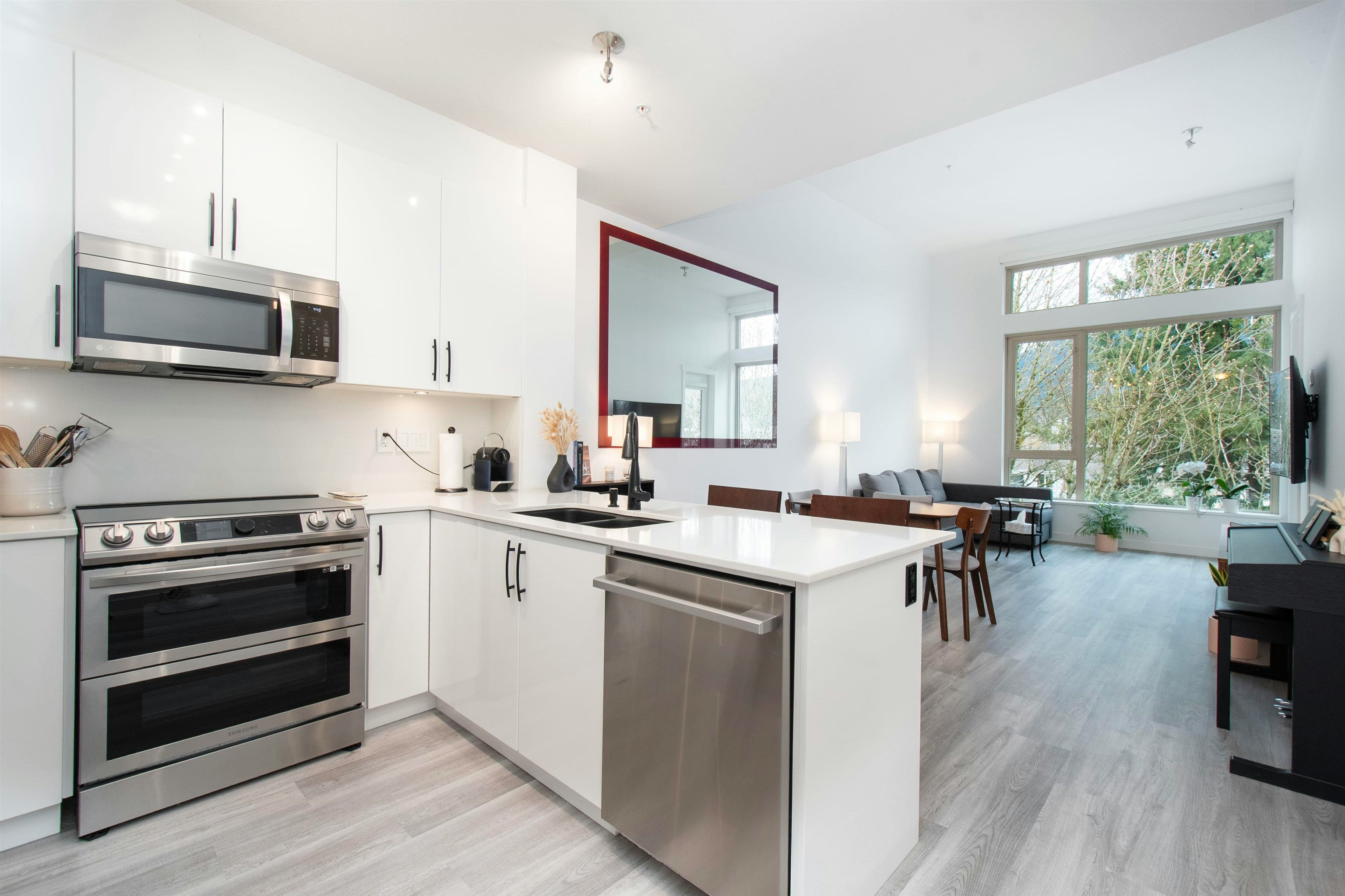 515-119 W 22nd Street, North Vancouver, BC, V7M 0B4