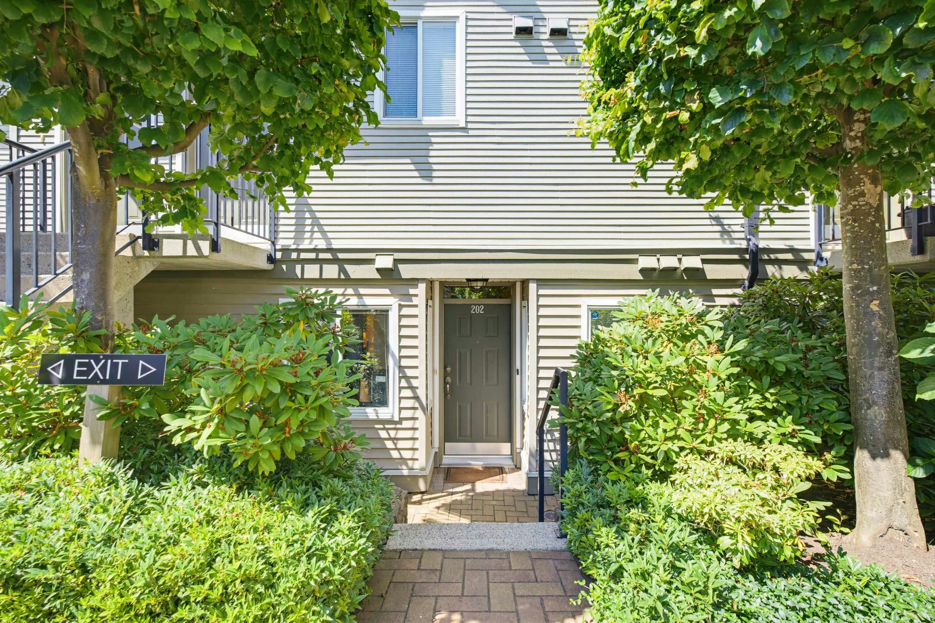 202-4238 Albert Street - 3