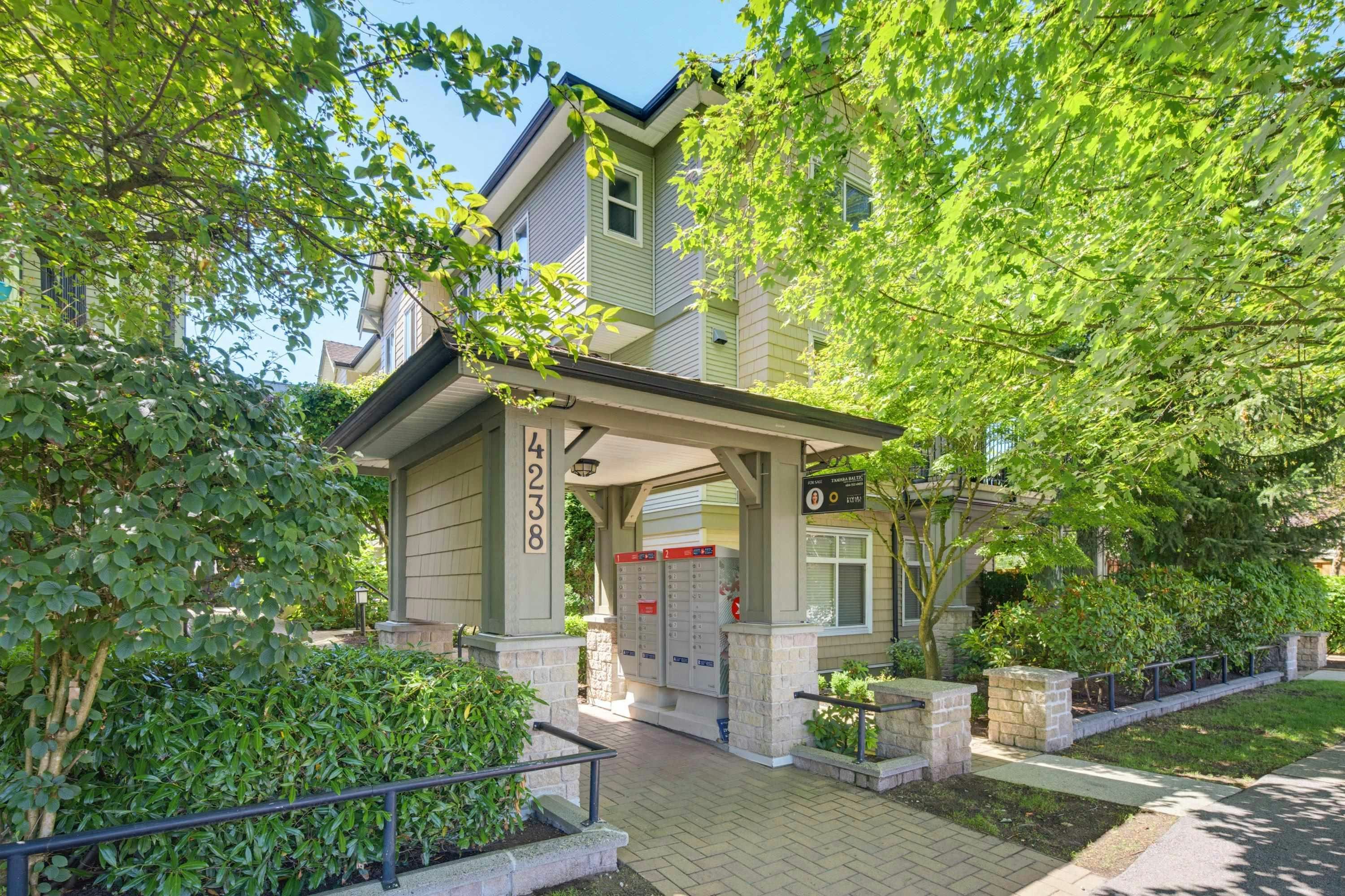 202-4238 Albert Street, Burnaby, BC, V5C 6T1