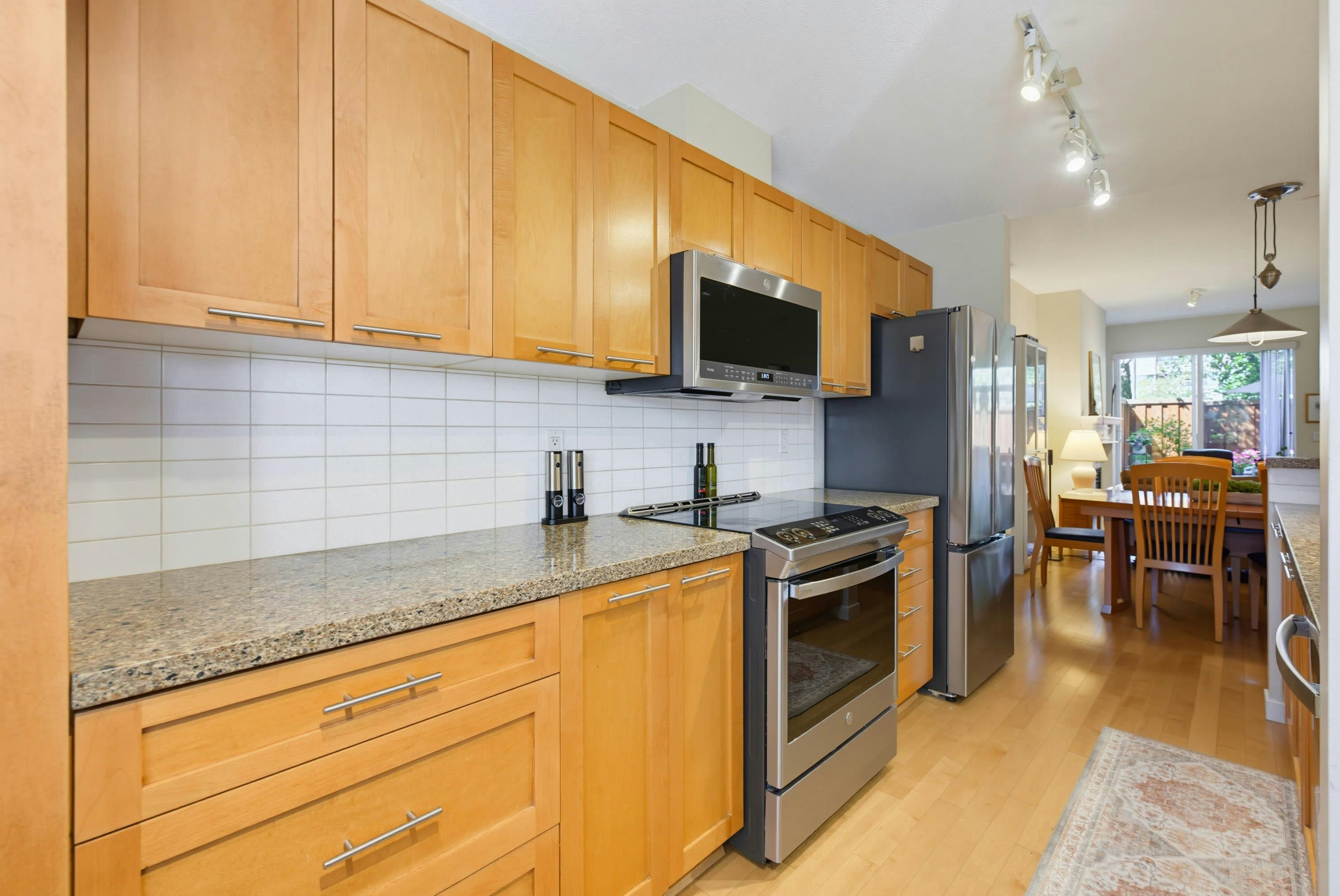 202-4238 Albert Street, Burnaby, BC, V5C 6T1 - 17