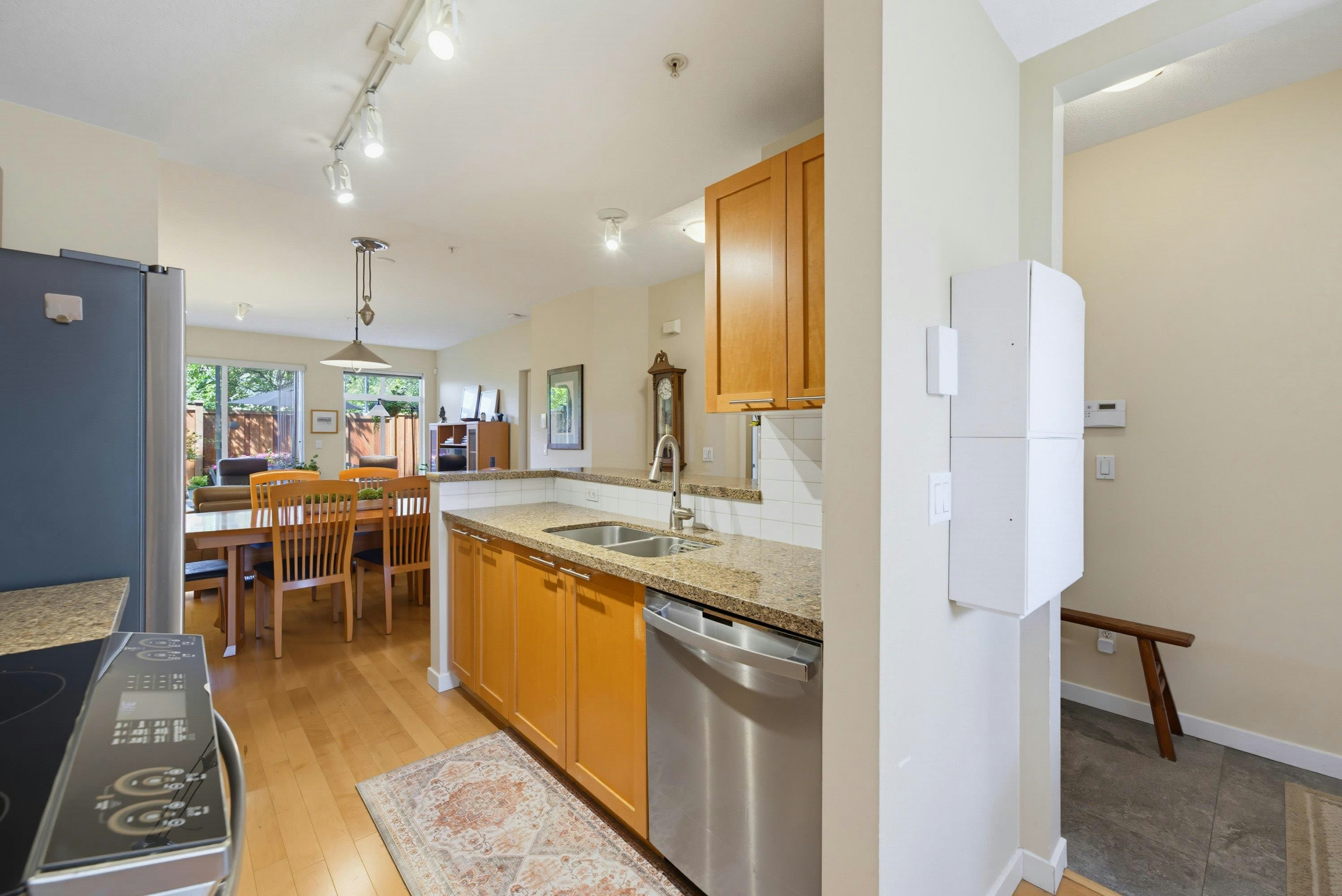 202-4238 Albert Street, Burnaby, BC, V5C 6T1 - 19