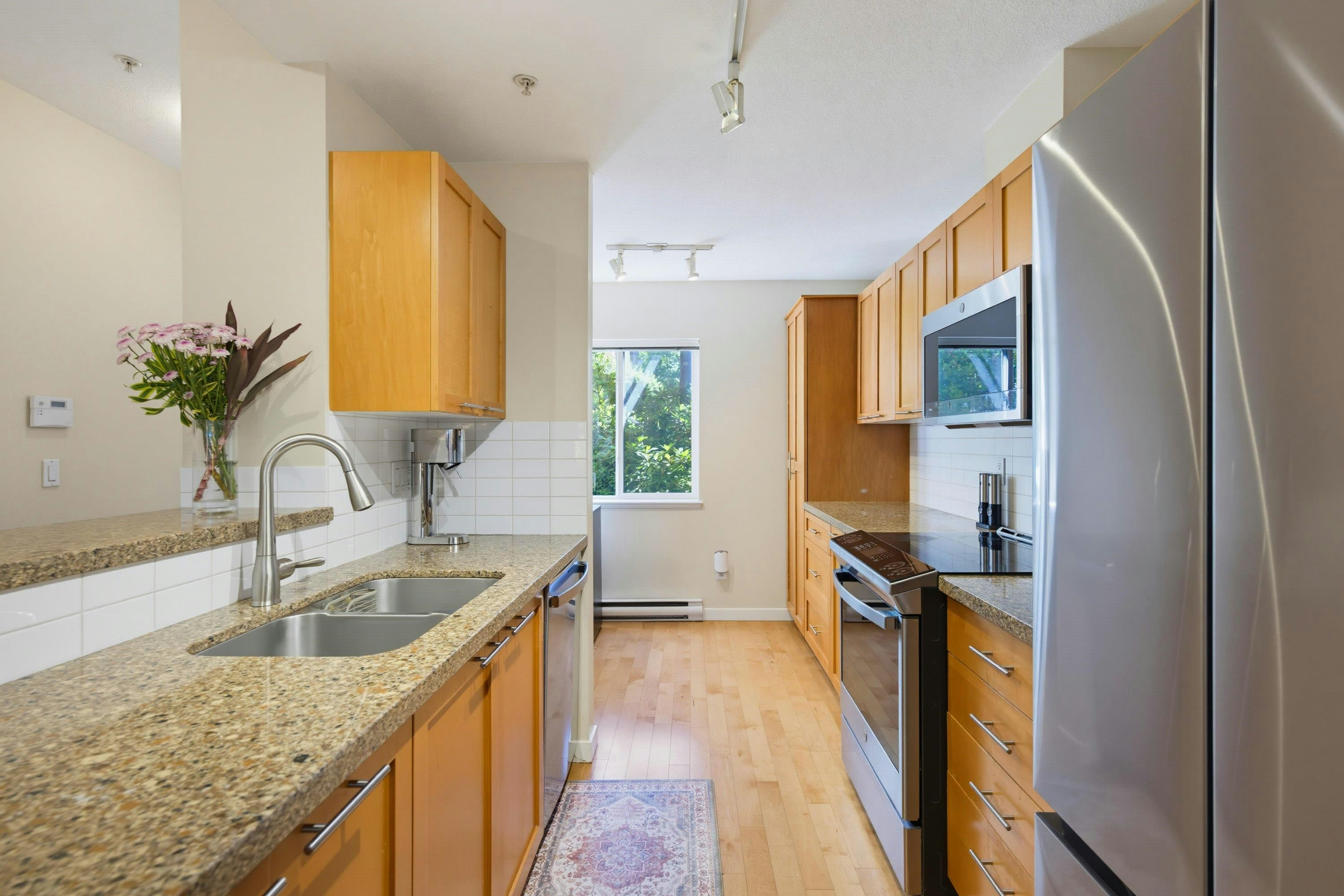 202-4238 Albert Street, Burnaby, BC, V5C 6T1 - 14