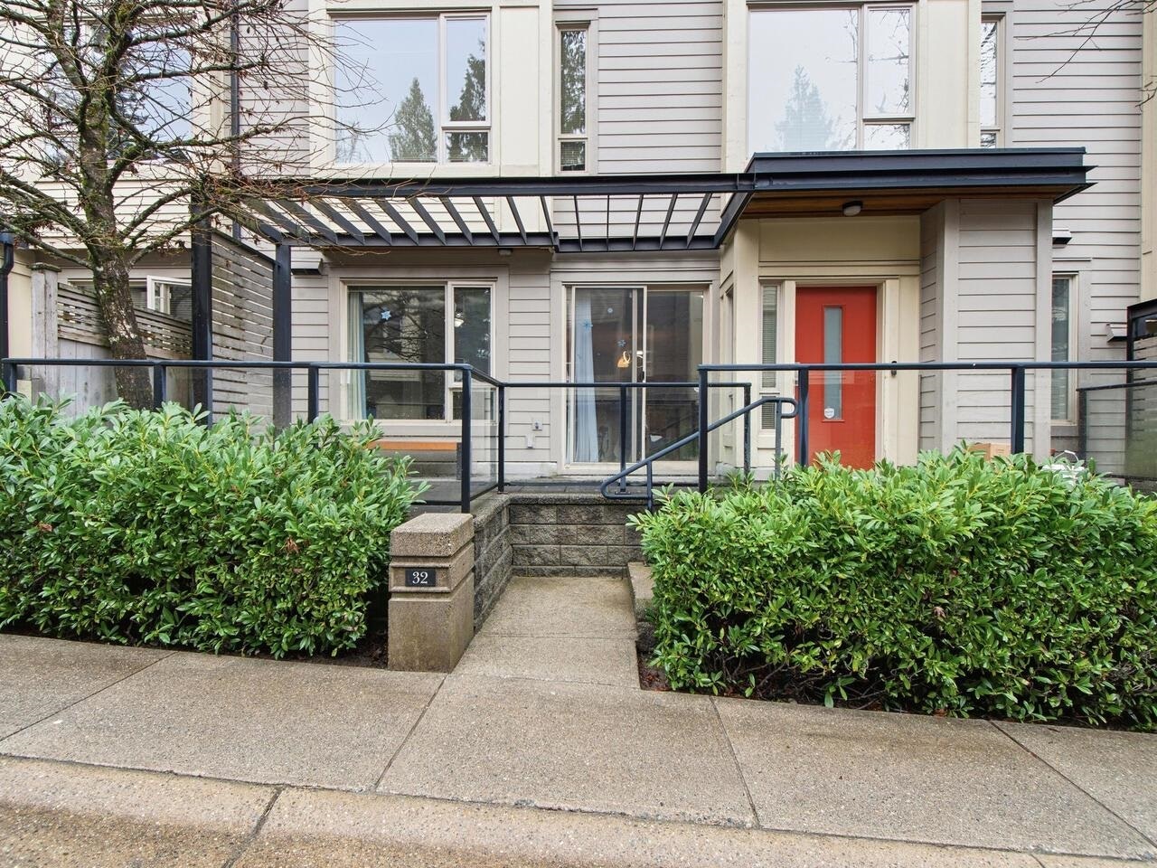 32-9229 University Crescent, Burnaby, BC, V5A 4Z2