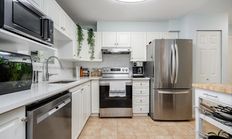 212-12733 72 Avenue