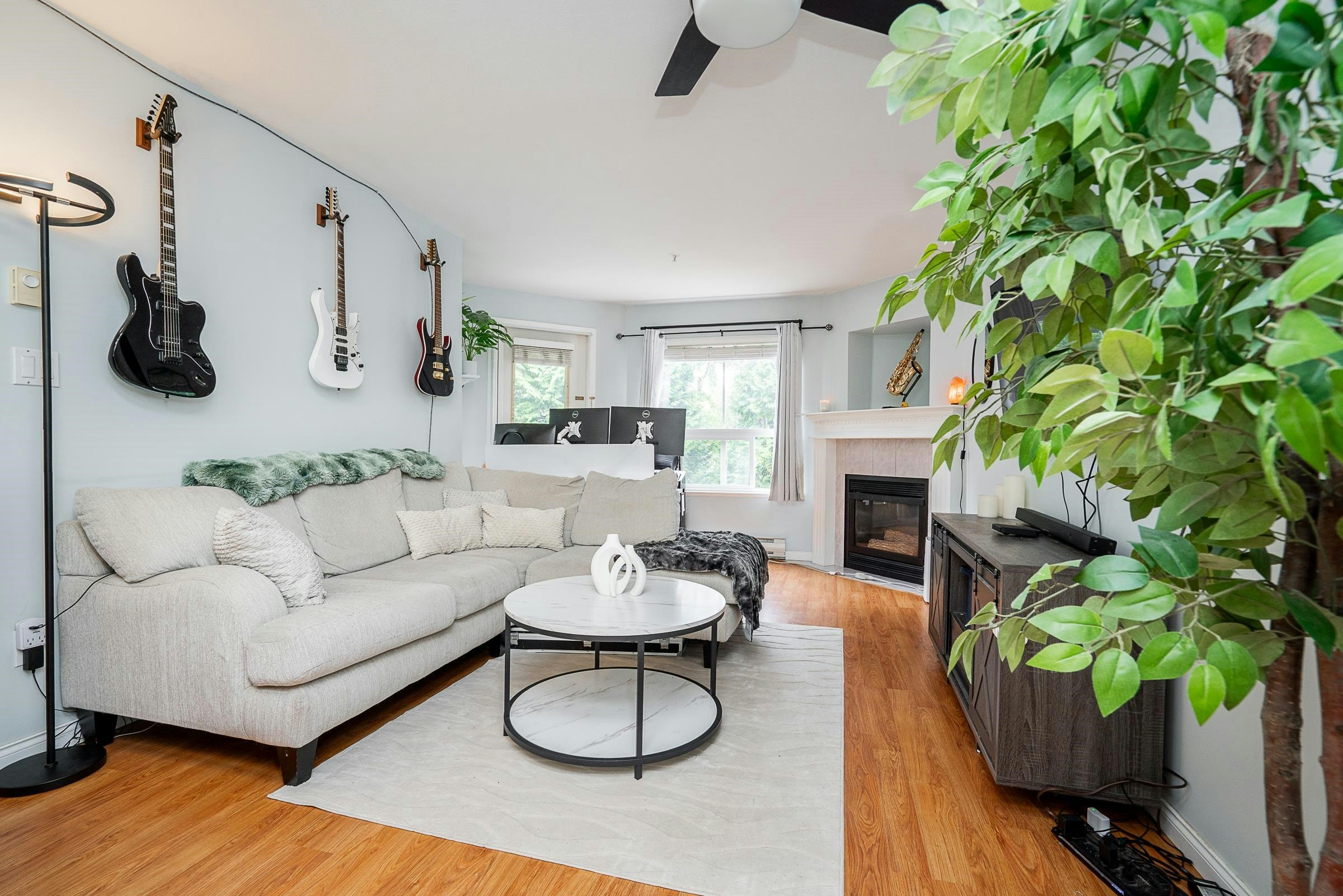 212-12733 72 Avenue - 4
