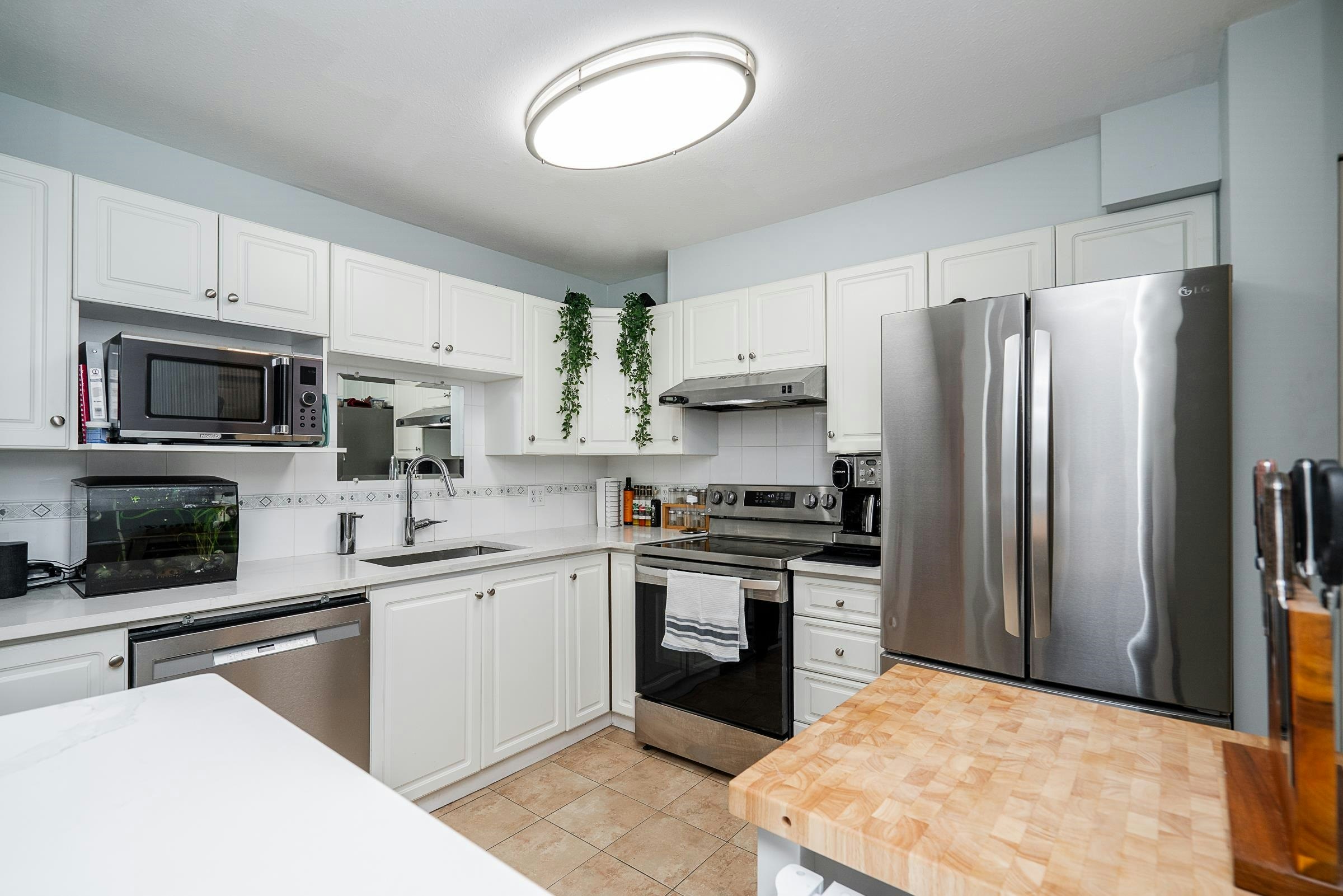 212-12733 72 Avenue - 2