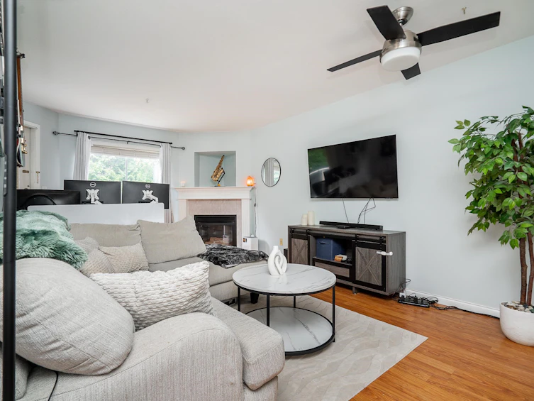 212-12733 72 Avenue, Surrey, BC, V3W 2M7 - 9