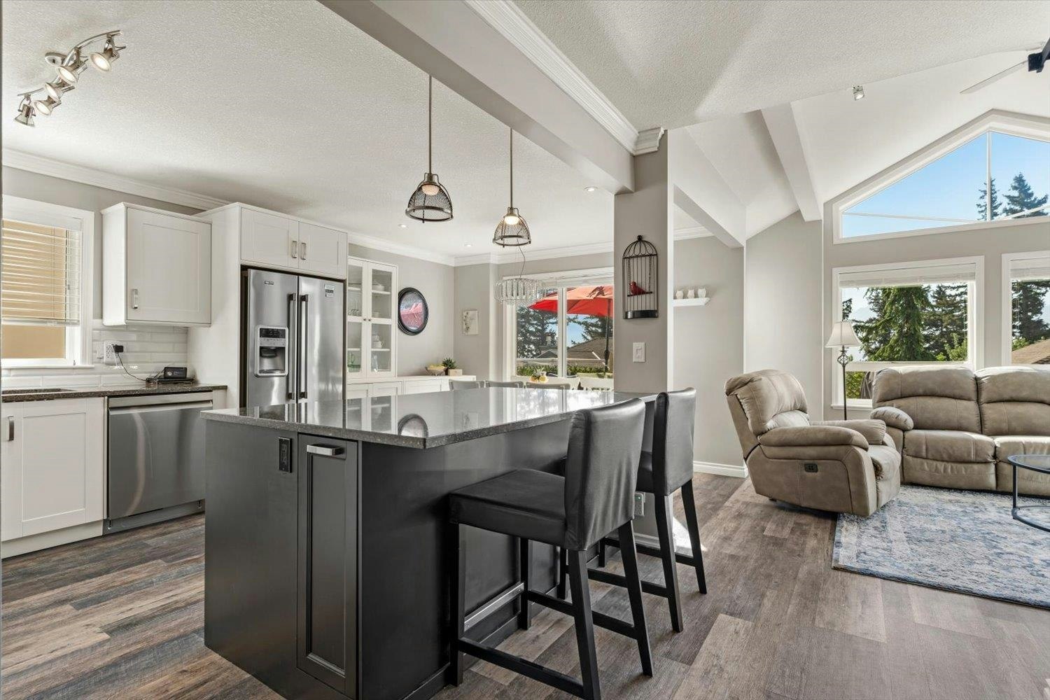 11-8590 Sunrise Drive - 4