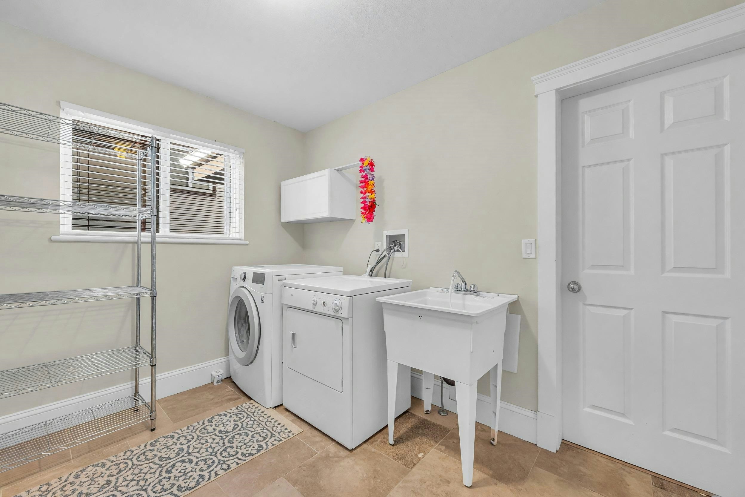 1591 Alpine Lane, Coquitlam, BC, V3E 3A6 - 36