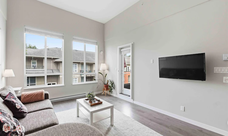 E405-20211 66 Avenue