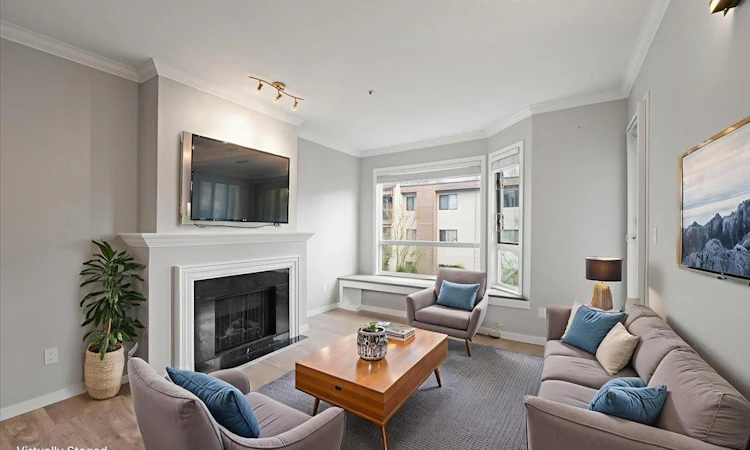 204-8680 Lansdowne Road