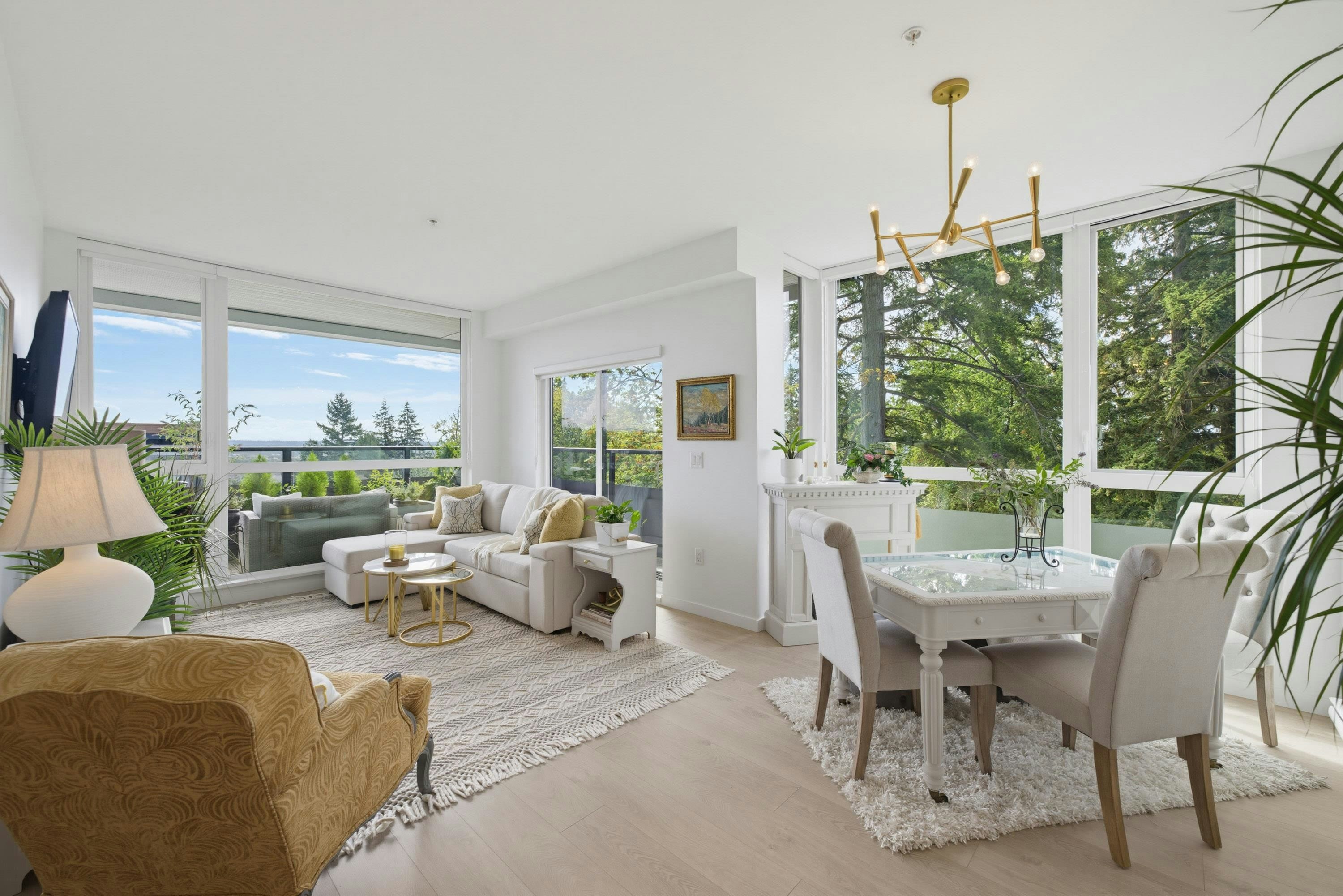 403-6585 195a Street, Surrey, BC, V4N 6Y9
