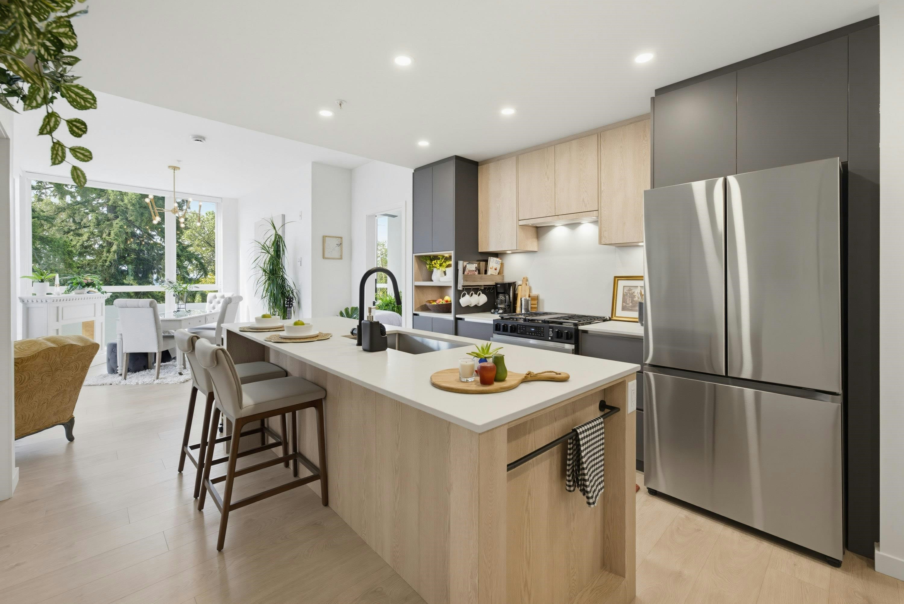 403-6585 195a Street - 2