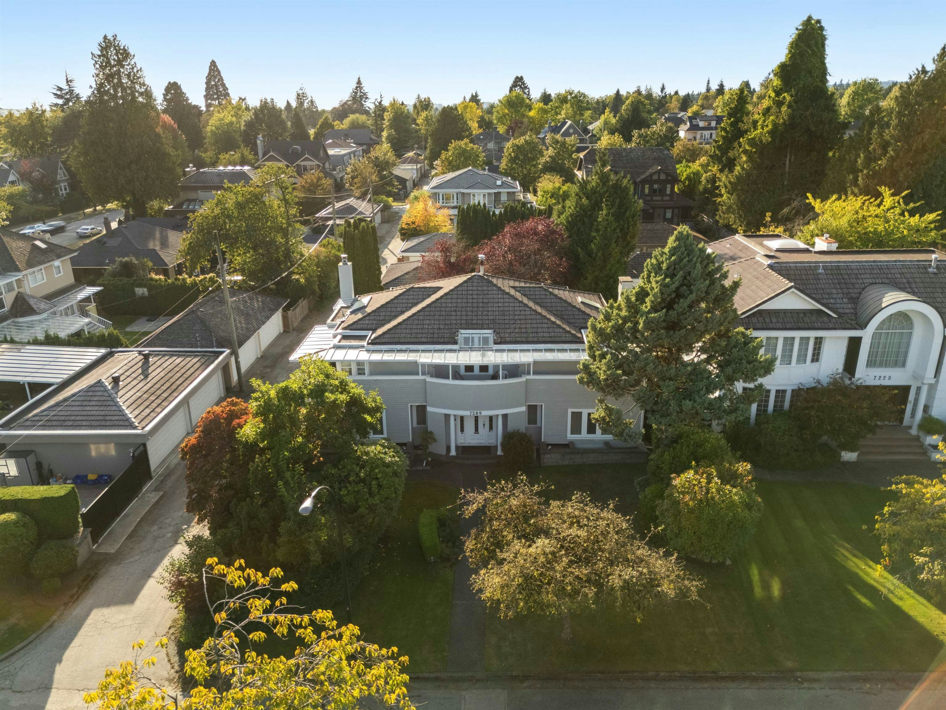 7289 Marguerite Street, Vancouver, BC, V6P 5G4