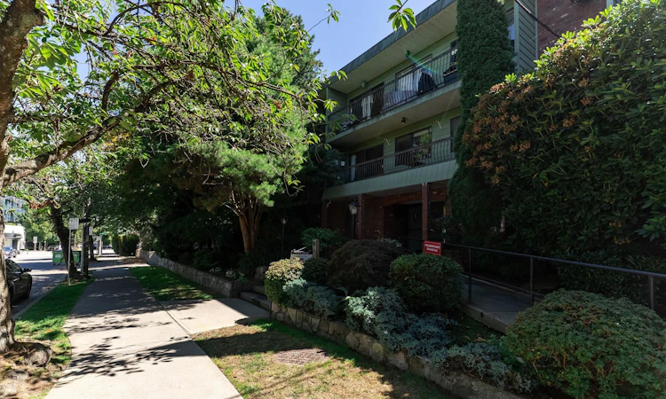 342-1844 W 7th Avenue