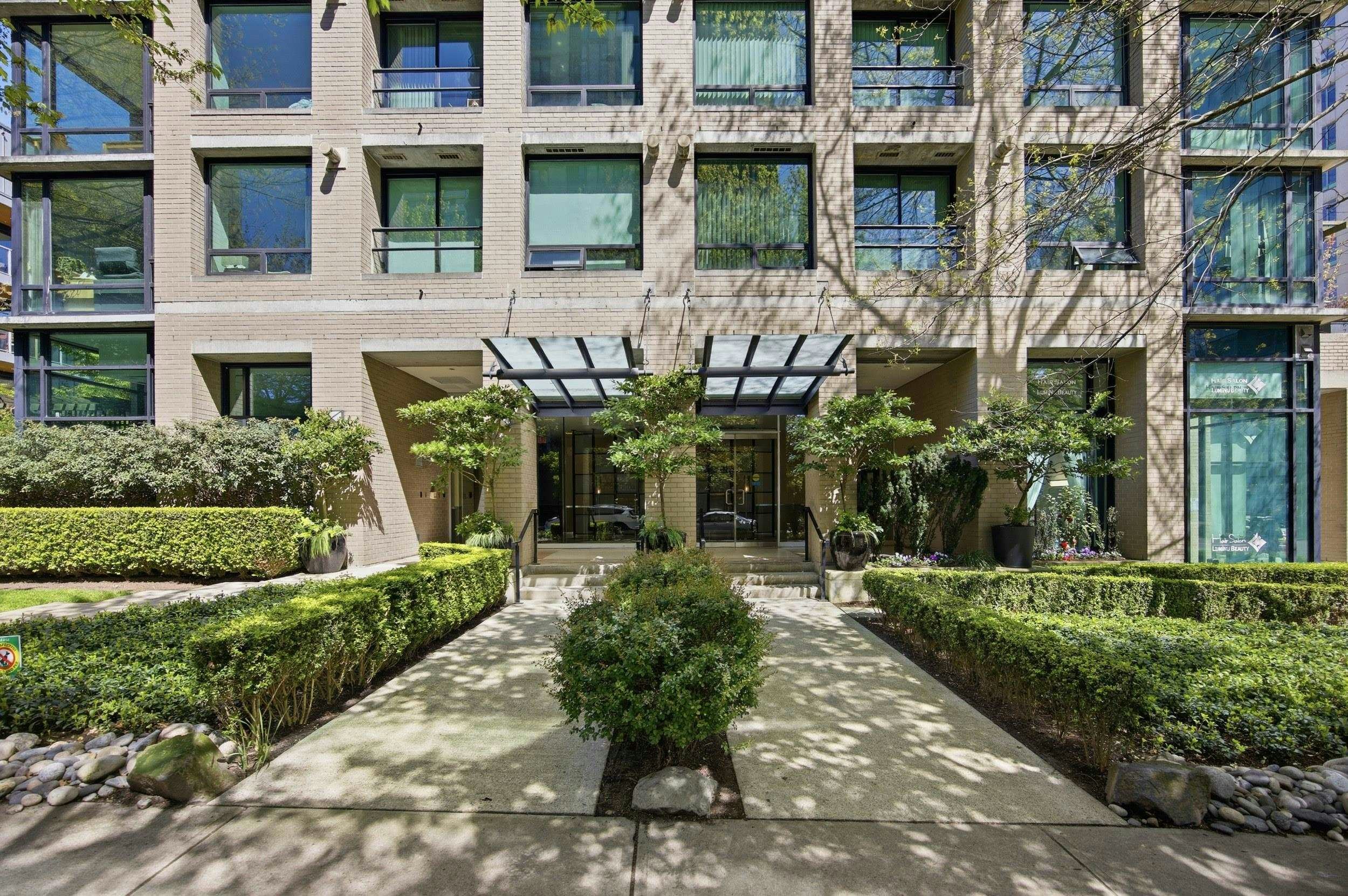 706-1003 Burnaby Street, Vancouver, BC, V6E 4R7