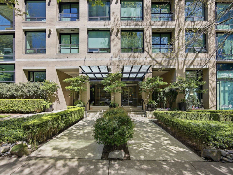 706 - 1003 Burnaby Street, Vancouver BC V6E 4R7