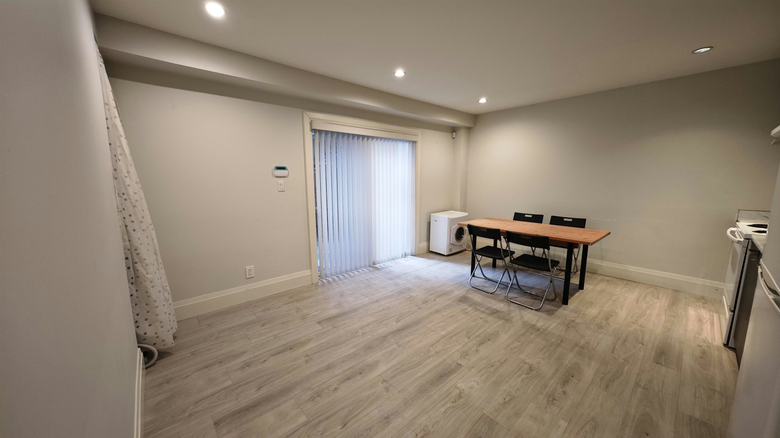 B2-5865 Gilpin St 5865 Gilpin St, Burnaby, BC, V5G 2J1 - 5