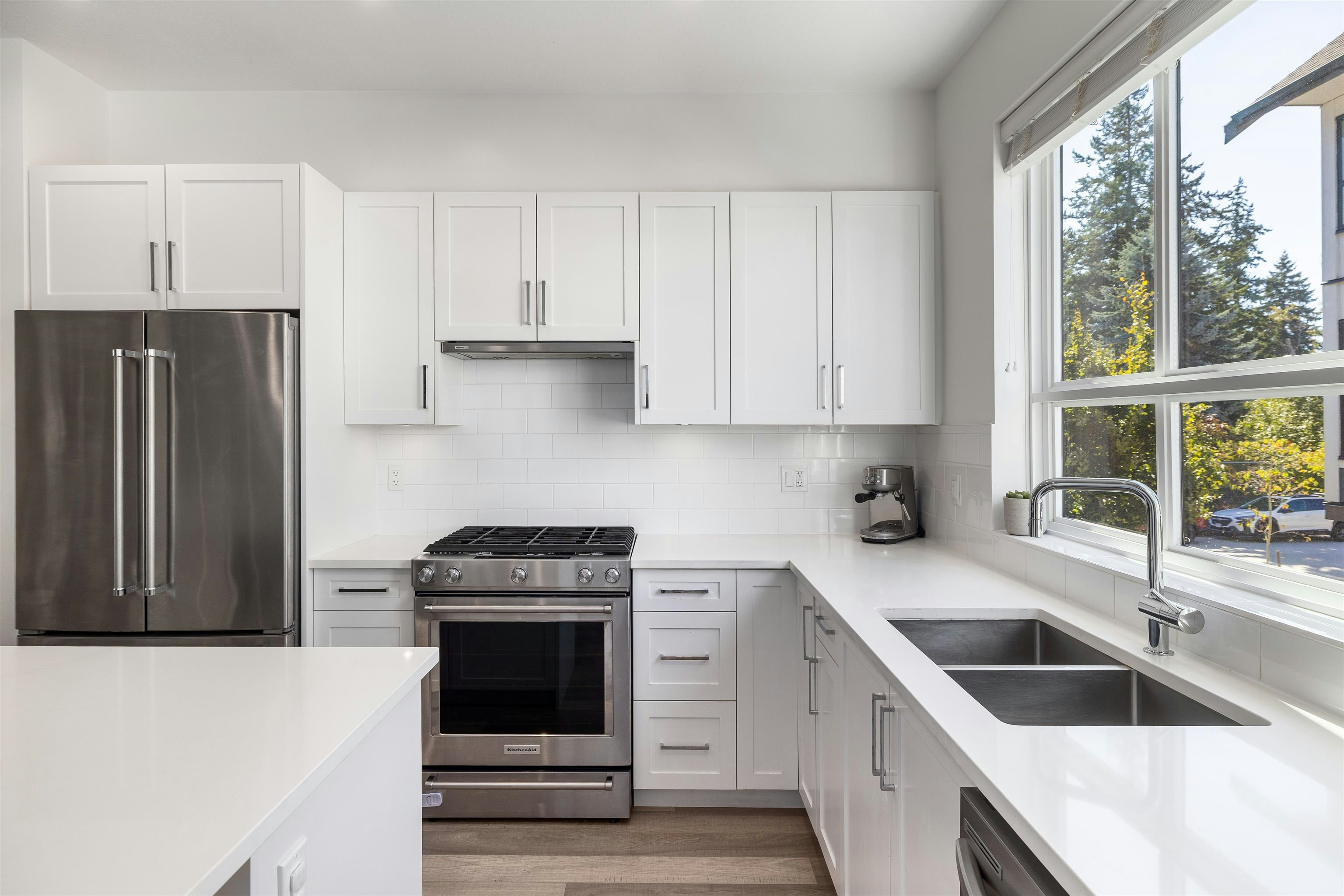 22-16760 25 Avenue - 4