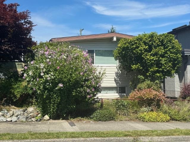 2935 Adanac Street - 2