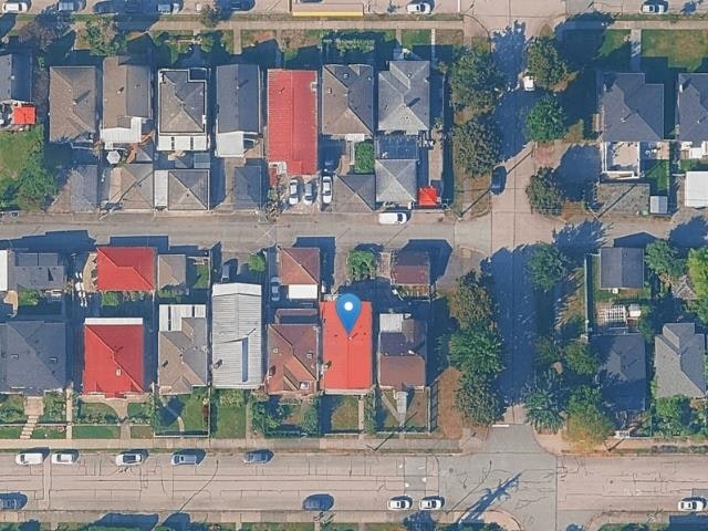 2935 Adanac Street, Vancouver, BC, V5K 2N4