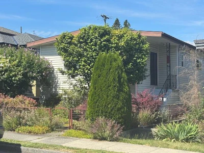 2935 Adanac Street - 3