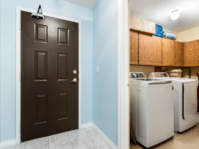 214-8985 Mary Street - 5