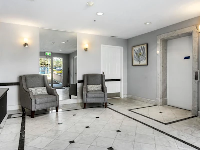 214-8985 Mary Street - 4