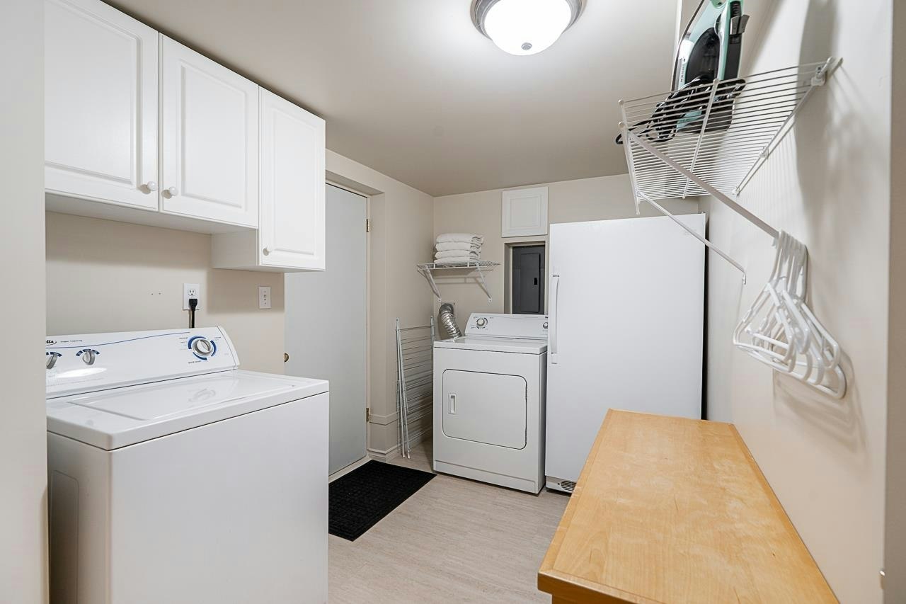 1033 Cypress Street, Surrey, BC, V4B 4H1 - 24
