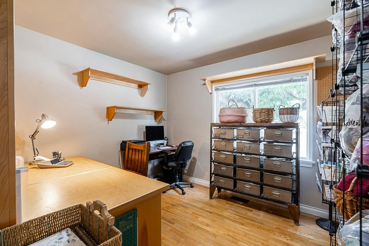 1033 Cypress Street, Surrey, BC, V4B 4H1 - 15