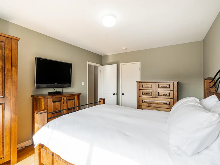 1033 Cypress Street, Surrey, BC, V4B 4H1 - 14
