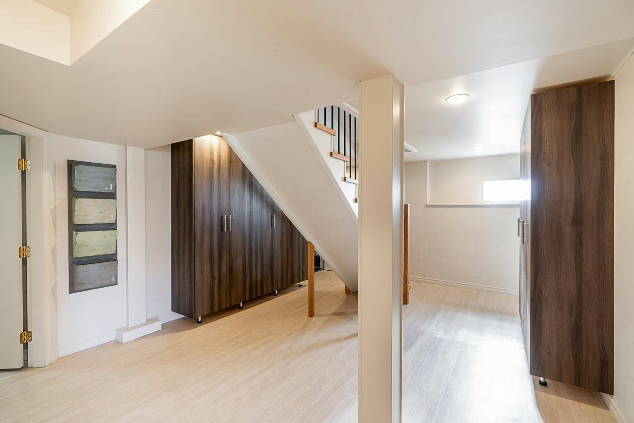 1033 Cypress Street, Surrey, BC, V4B 4H1 - 19