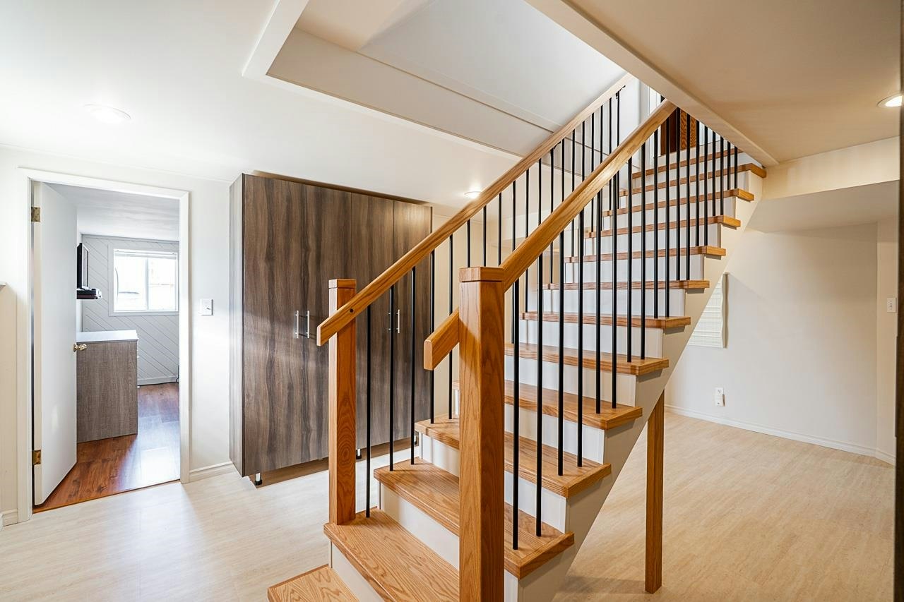 1033 Cypress Street, Surrey, BC, V4B 4H1 - 18