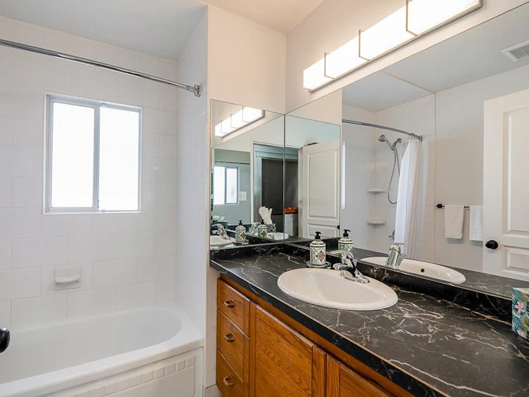 1033 Cypress Street, Surrey, BC, V4B 4H1 - 17