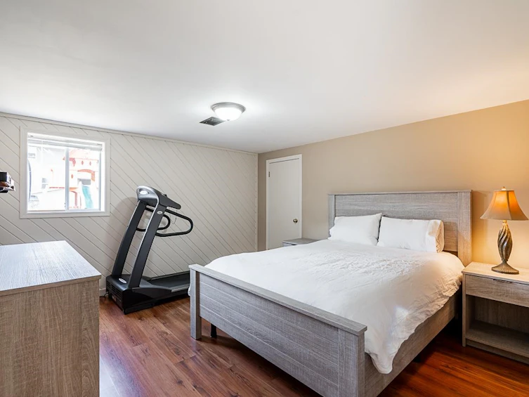 1033 Cypress Street, Surrey, BC, V4B 4H1 - 20