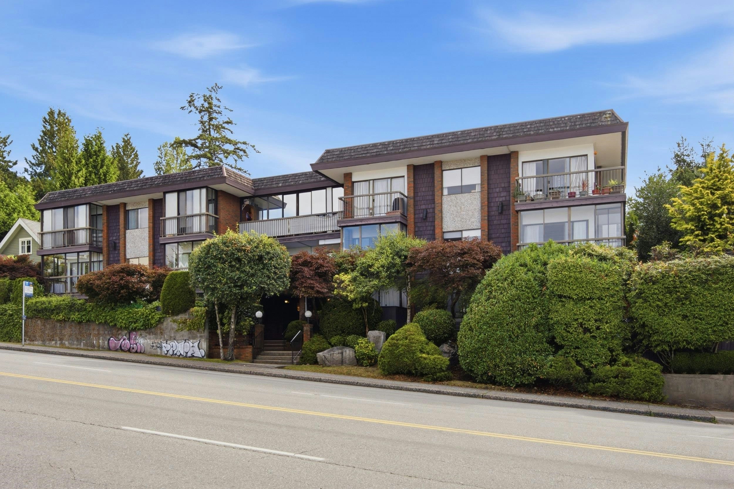 307-2710 Lonsdale Avenue, North Vancouver, BC, V7N 3J1