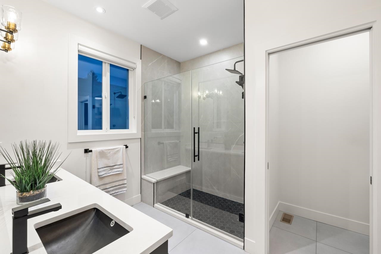 2330 Cascade Street, Abbotsford, BC, V2T 3G3 - 24