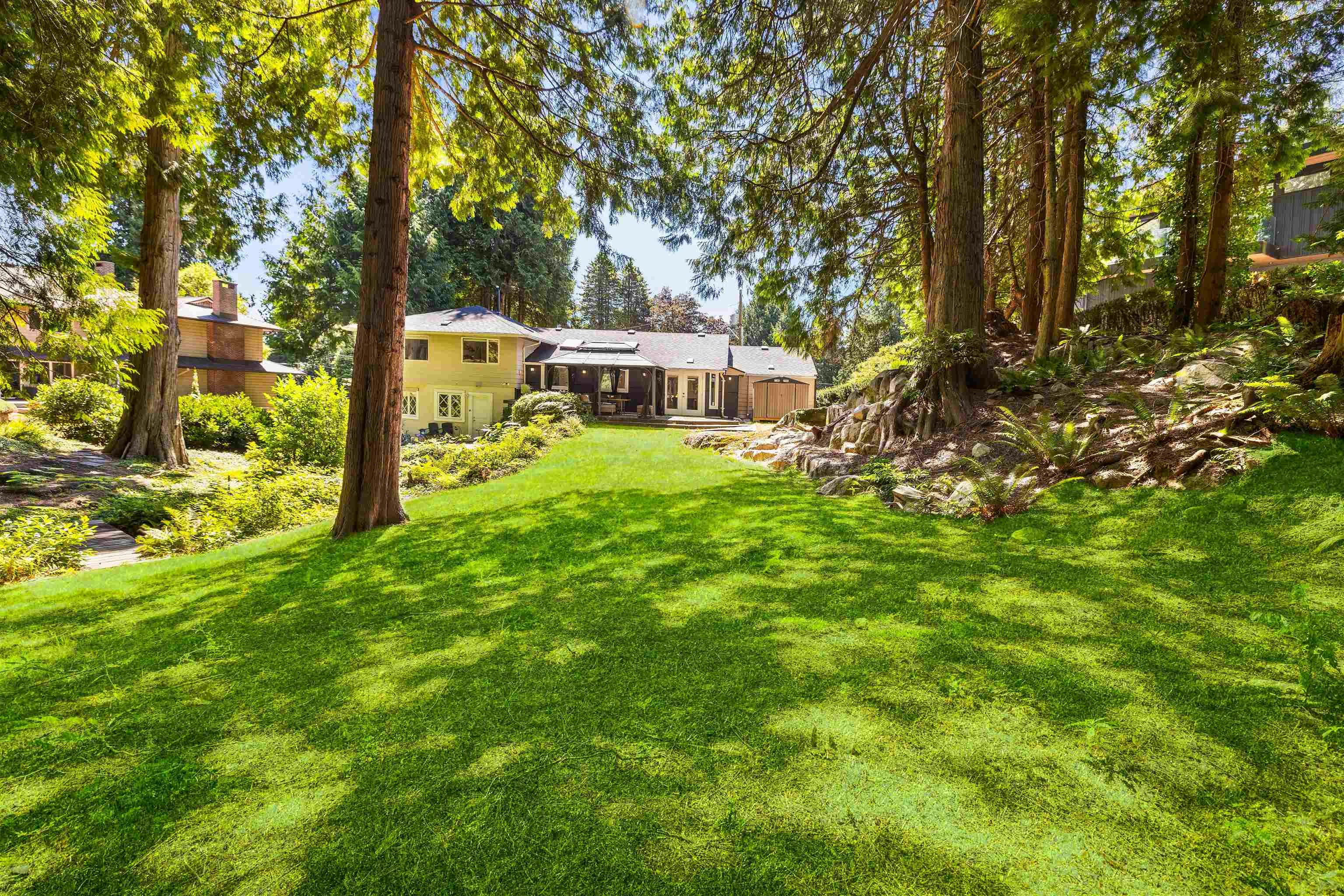 3965 Viewridge Place, West Vancouver, BC, V7V 3K7 - 2