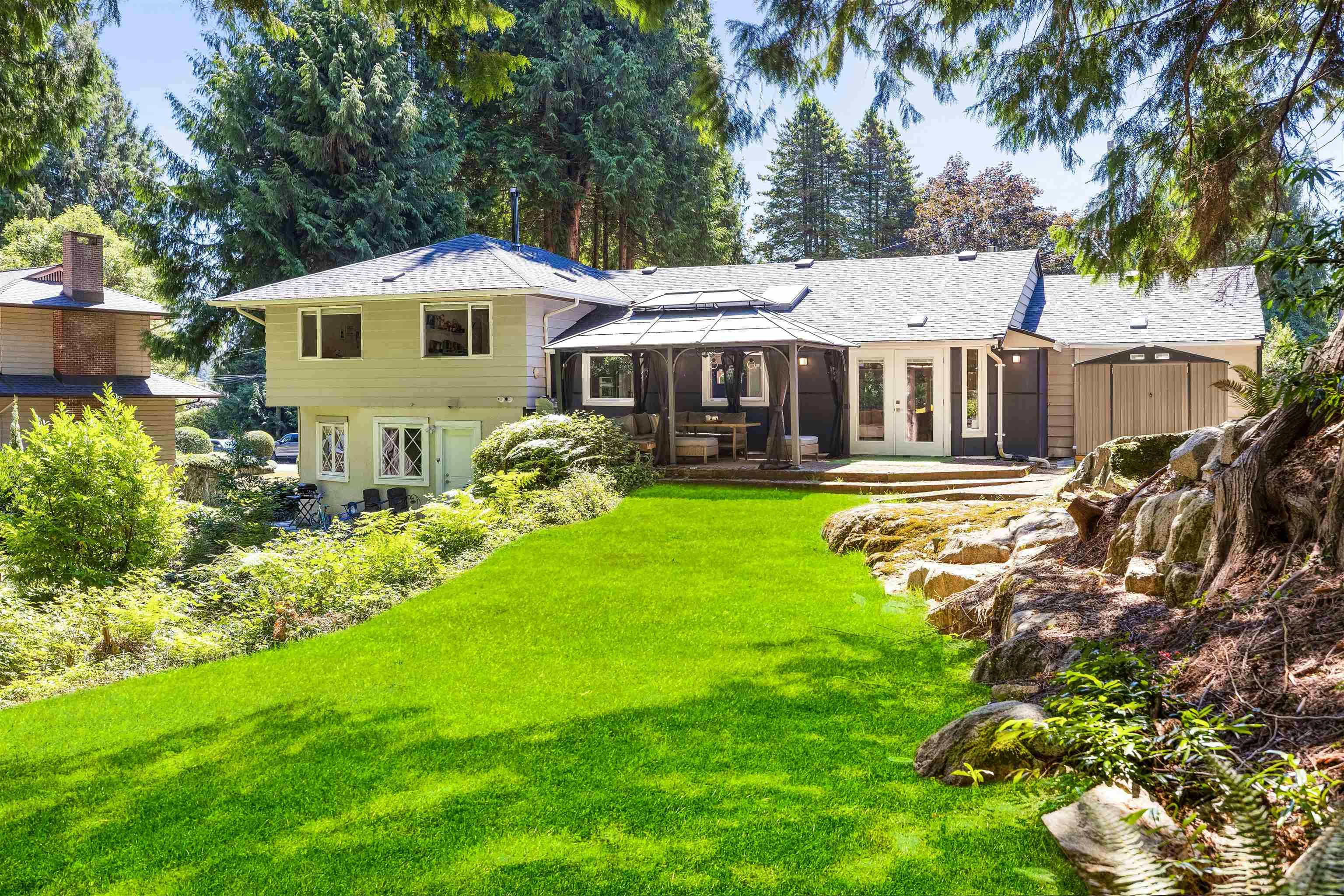 3965 Viewridge Place, West Vancouver, BC, V7V 3K7 - 3