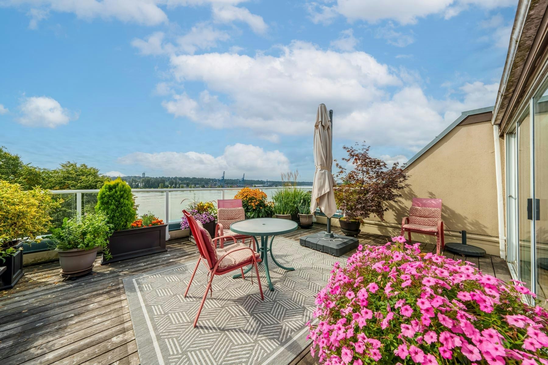 409-5 K De K Court, New Westminster, BC, V3M 6B6