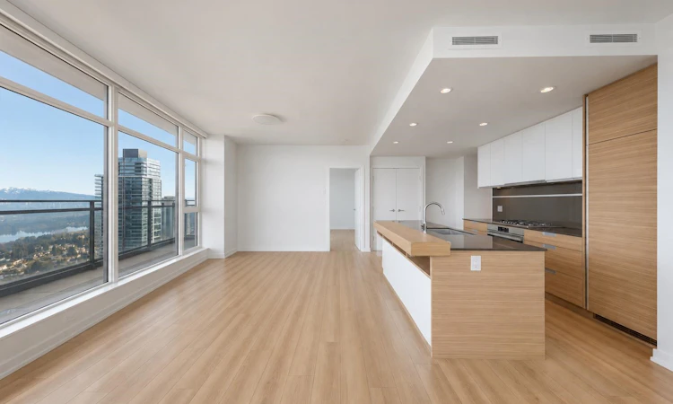 3503-4688 Kingsway