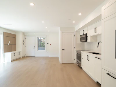 4832 Duchess Street - 5