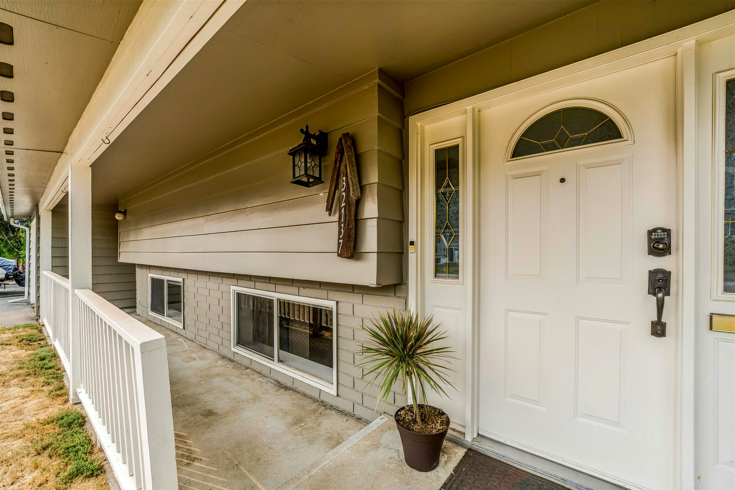 32137 Debreen Crescent - 4