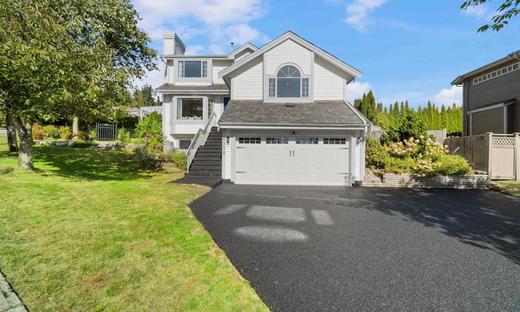 2939 Cliffrose Crescent