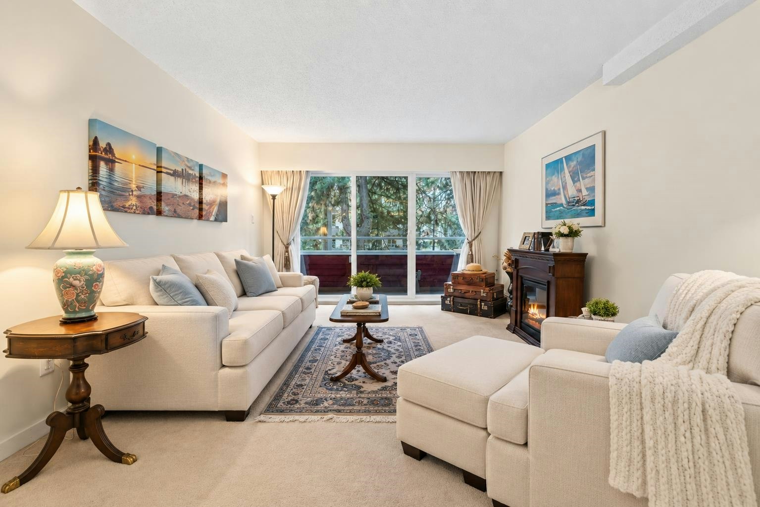 206-250 W 1st Street, North Vancouver, BC, V7M 1B4