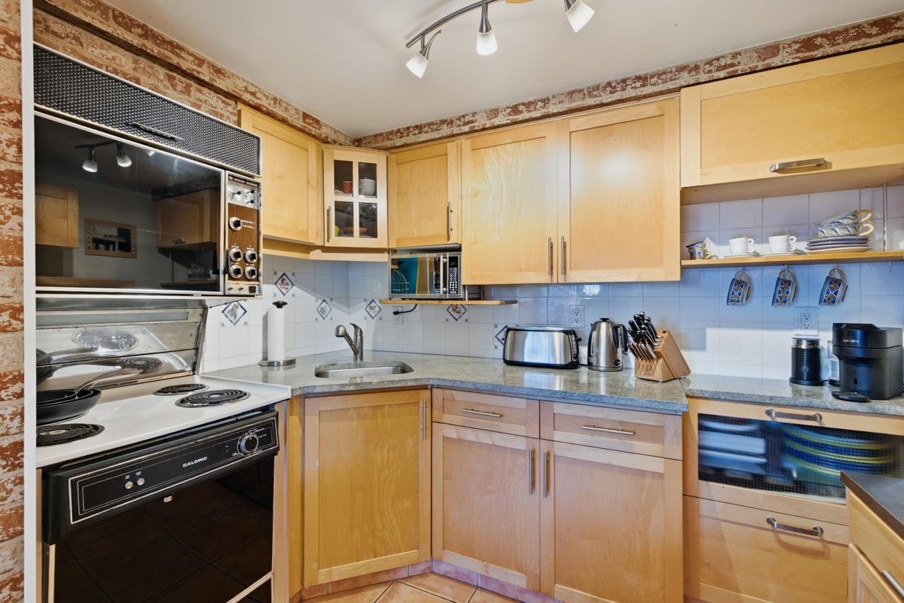 102-2120 W 2nd Avenue - 4