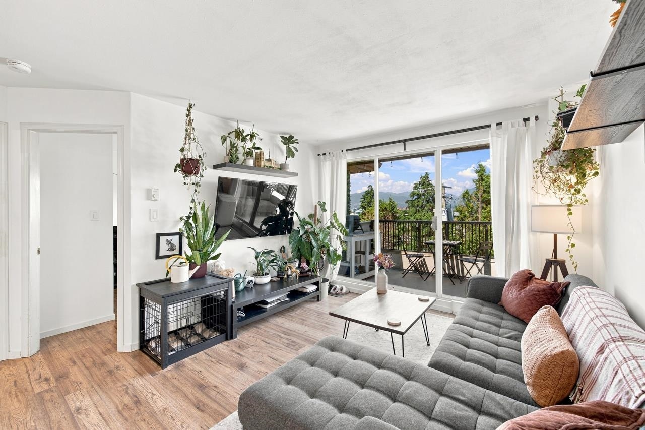 401-1099 E Broadway - 4