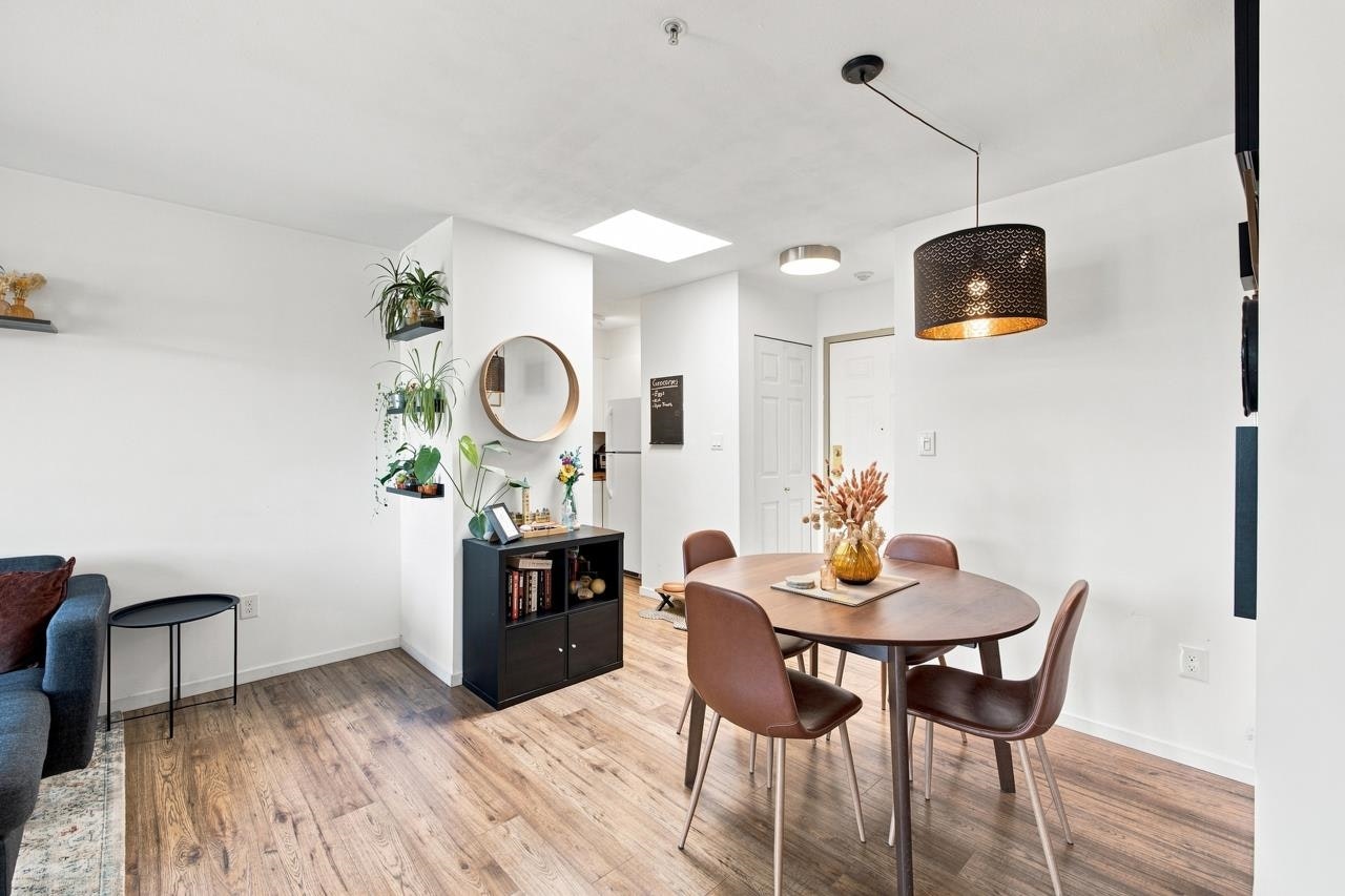 401-1099 E Broadway, Vancouver, BC, V5T 1Y5 - 8