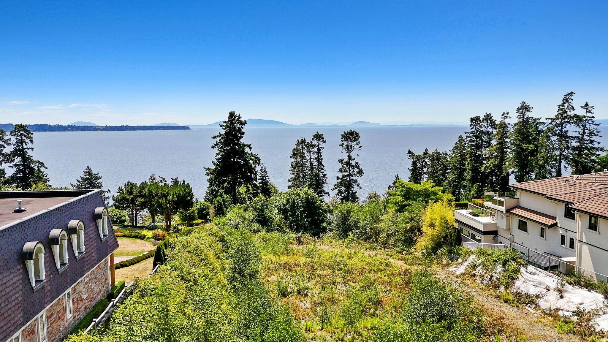 13752 Marine Drive, Surrey, BC, V4A 1A4 - 13