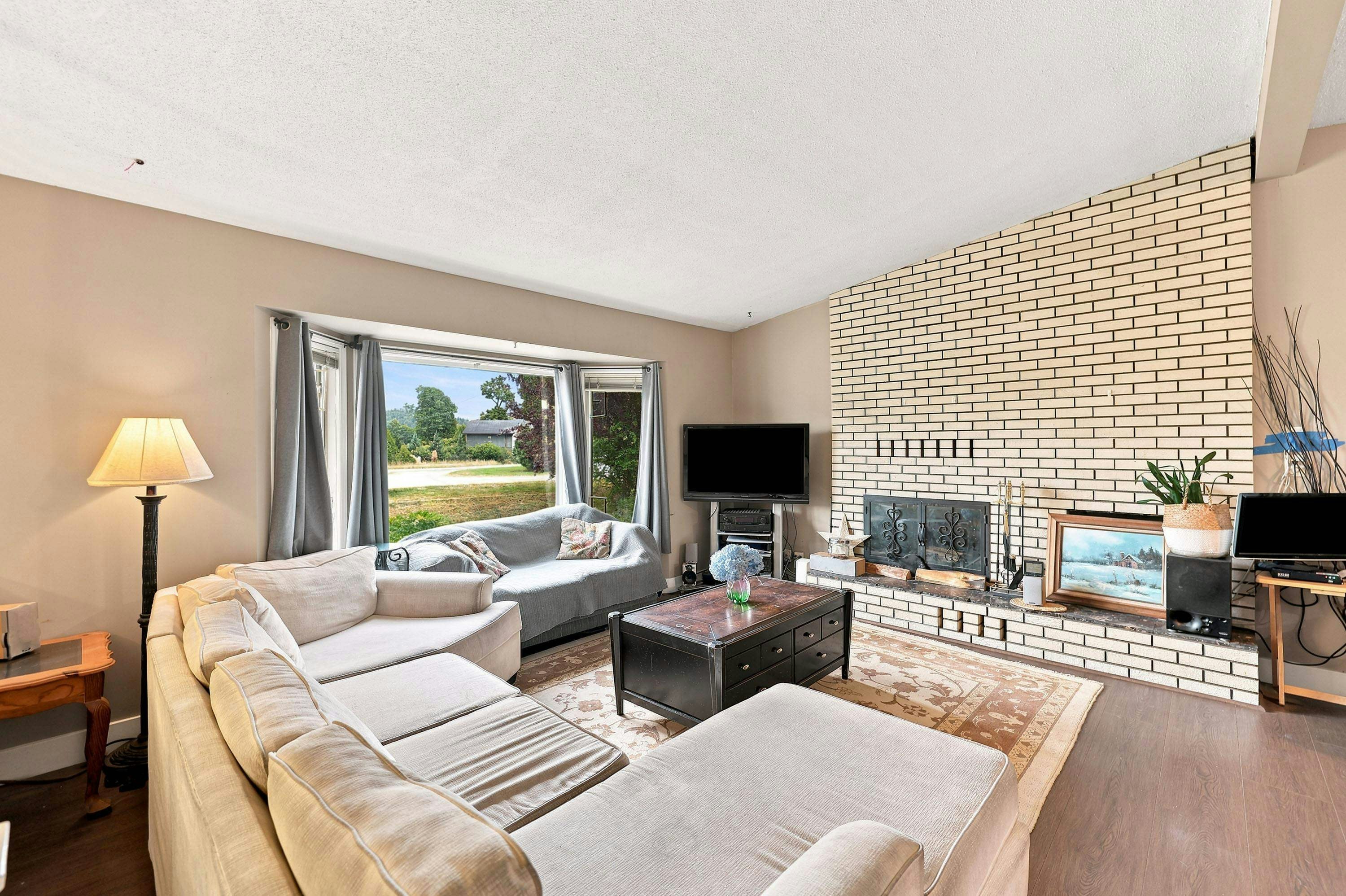 10425 Young Road - 3